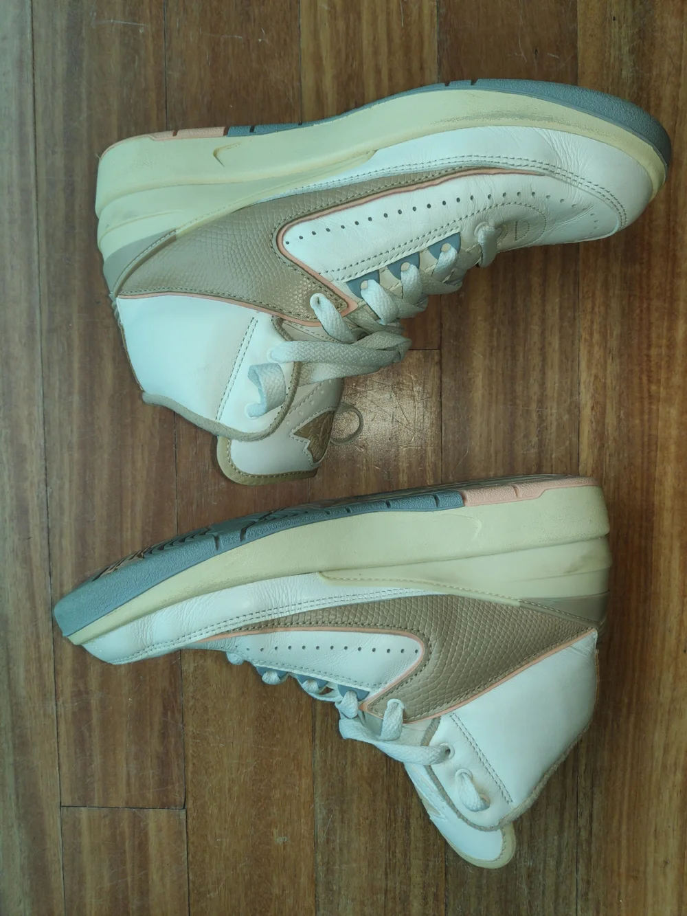 Women's Jordan retro 2 Size 7